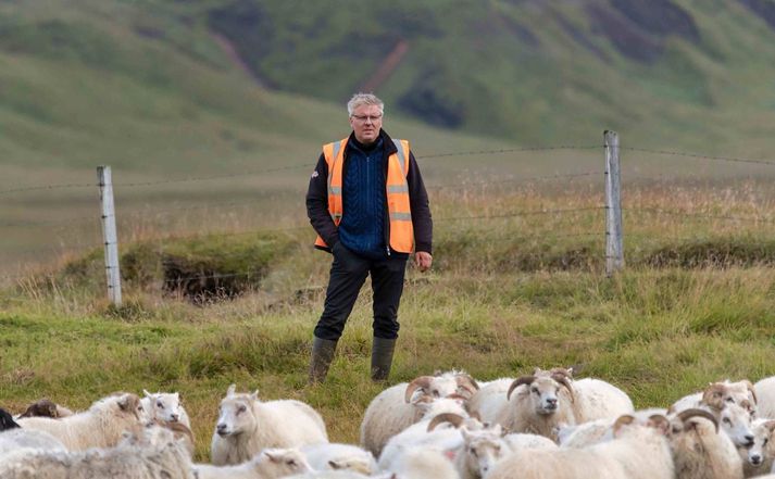 Sverrir Gíslason, fjallkóngur á Miðparti á Síðumannaafrétti. Tíu menn fara með honum á fjall.