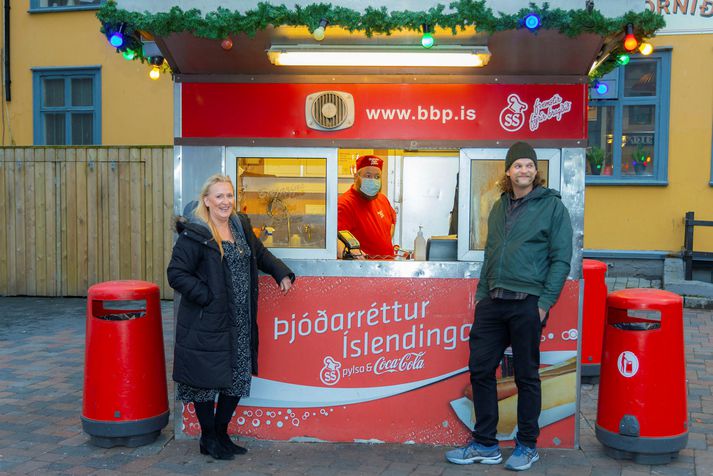 Mæðginin Guðrún Kristmundsdóttir og Baldur Ingi Halldórsson eru eigendur fjölskyldufyrirtækisins Bæjarins beztu pylsur. Afi Guðrúnar, Jón Sveinsson, hóf starfssemina árið 1937. Í áratugi stóð faðir hennar, Kristmundur Jónsson, síðan vaktina. Kristmundur er 92 ára í dag.