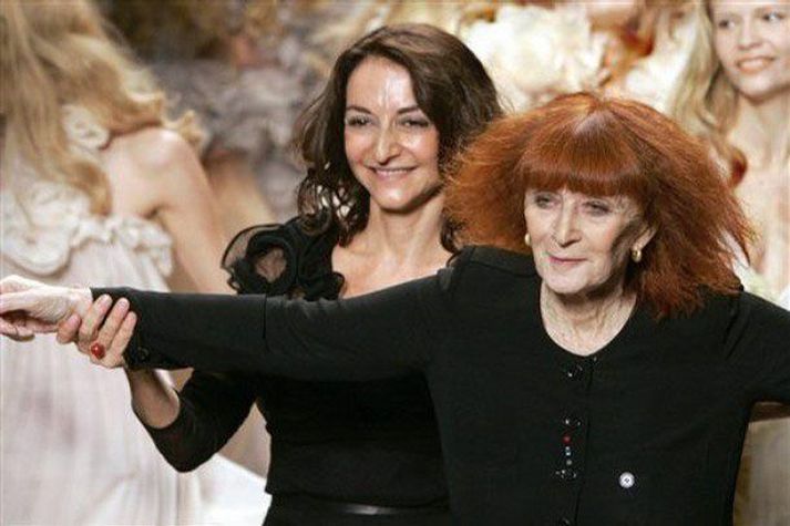 Sonia Rykiel segist hafa þjáðst af Parkinson-sjúkdómnum í 10 ár í nýrri bók sinni en hér er hún með dóttur sinni Nathalie Rykiel. 
Nordicphotos/getty