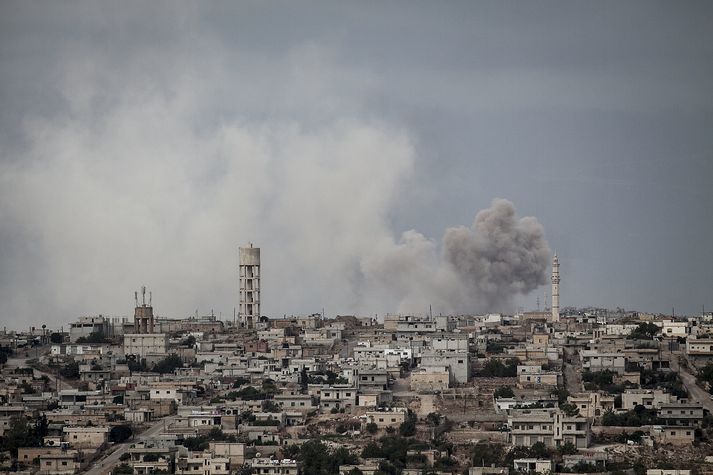 Talið er að minnst ein milljón almennra borgara sem hafa flúið heimili sín í Sýrlandi haldi til í Idlib. Þá er talið að um þrjár milljónir manna haldi til á svæðinu.