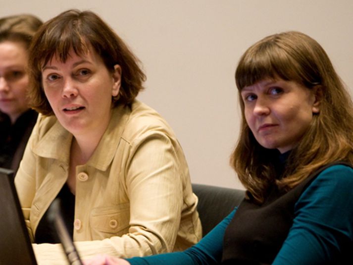 Svandís Svavarsdóttir og Sóley Tómasdóttir á fundi borgarstjórnar í fyrra. Mynd/GVA
