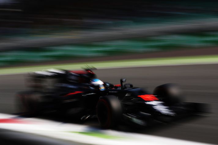 Fernando Alonso í McLaren bíl síðasta árs.