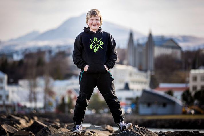Sigurður Bogi lék í átta leiksýningum í fyrri viku í þremur leikritinum.