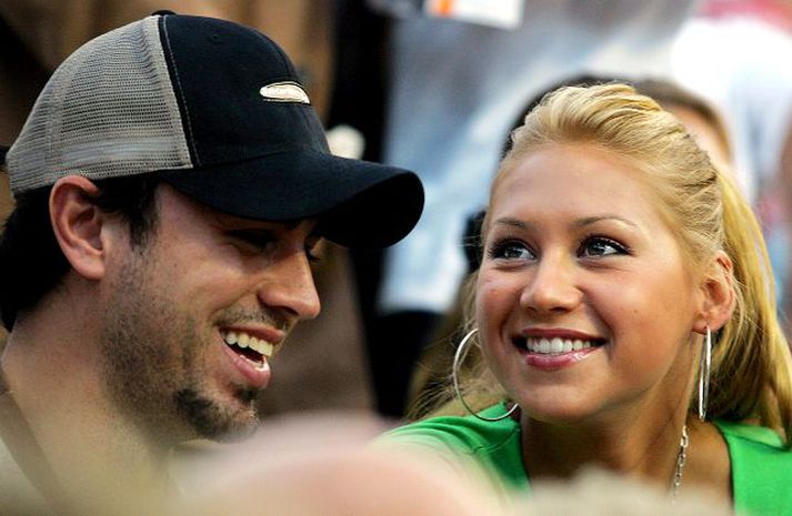 Ef Enrique Iglesias fær einhverju að ráða mun Anna Kournikova aldrei bera giftingarhring.