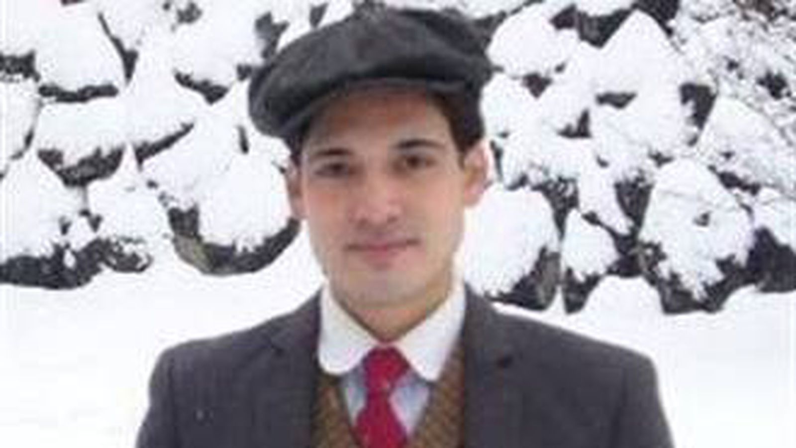 Skutu námsmann í nasistabúningi Vísir