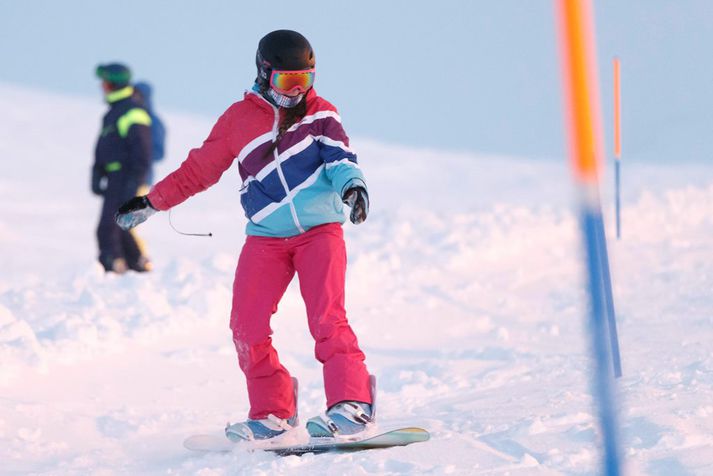 Skíðasvæðin eru víða opin í dag.