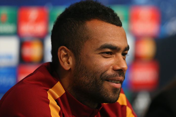 Ashley Cole á blaðamannafundi í gær.