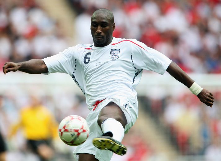 Sol Campbell í landsleik.
