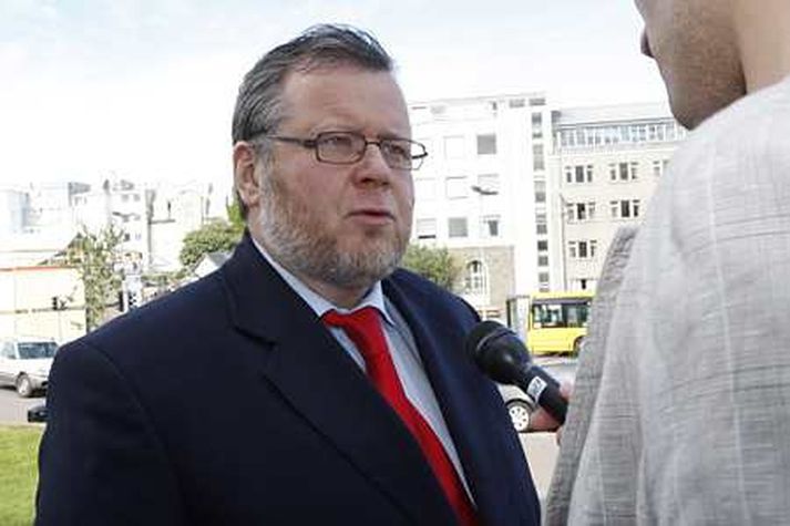 Össur Skarphéðinsson vill ekki tvítyngda stjórnsýslu.