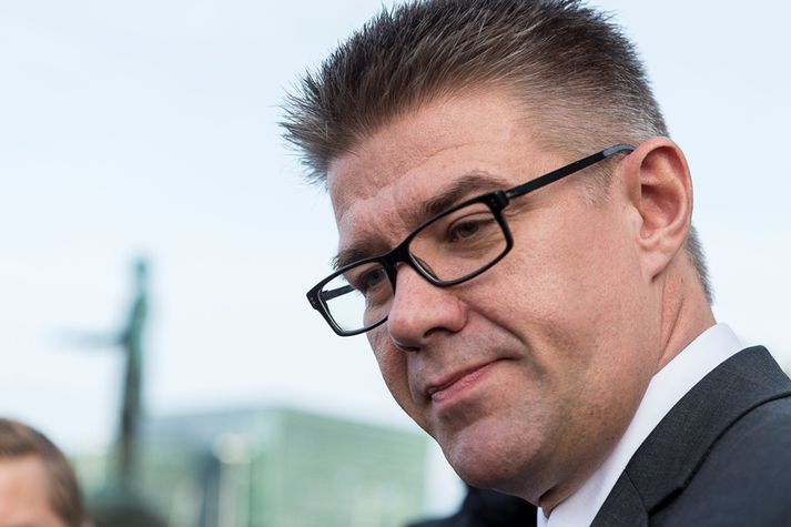 Gunnar Bragi Sveinsson utanríkisráðherra er í Brussel.