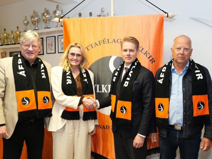 Björn Gíslason formaður Fylkis, Heiða Björg Hilmisdóttir borgarstjóri, Pétur Freyr Pétursson framkvæmdastjóri Íþöku fasteignafélags og Pétur Guðmundsson eigandi Íþöku.