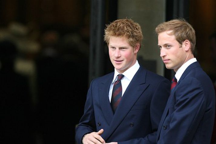 Harry og William við minningarathöfnina í dag