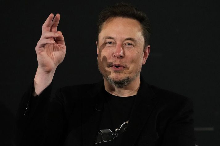 Elon Musk fer ótroðnar slóðir og hefur gaman að því að storka mönnum og ögra.