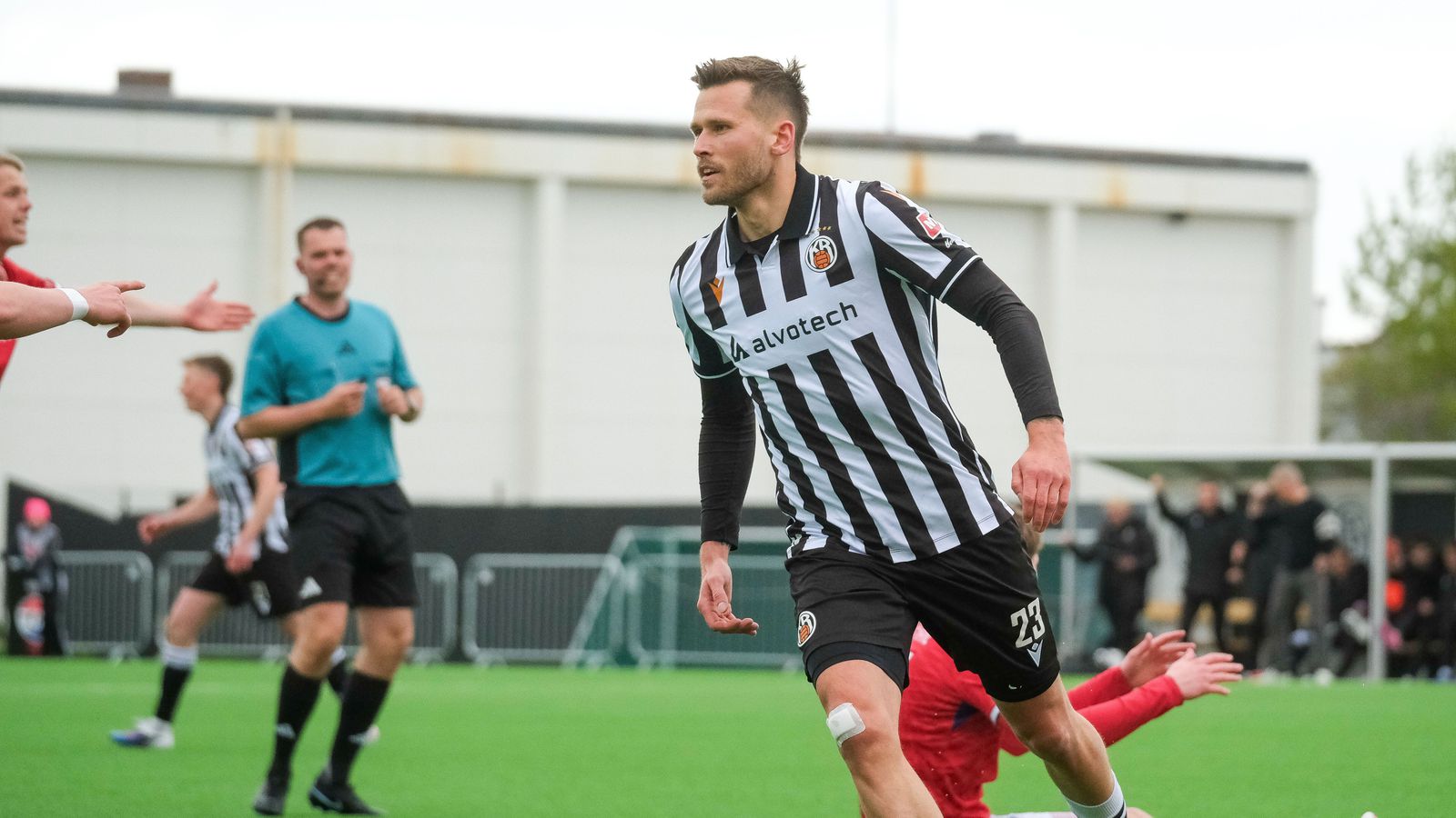 Leik lokið: KR - Valur 3-1 | KR-ingar aftur á sigurbraut