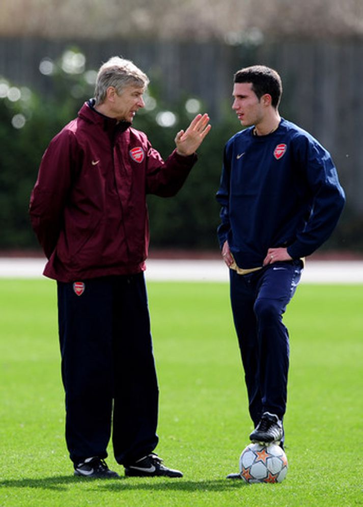 Arsene Wenger og Robin Van Persie.