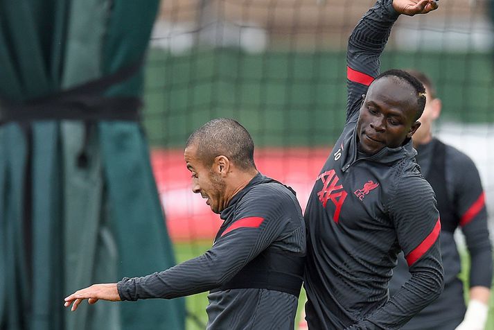 Thiago Alcantara og Sadio Mane á æfingu með Liverpool liðinu í vikunni.