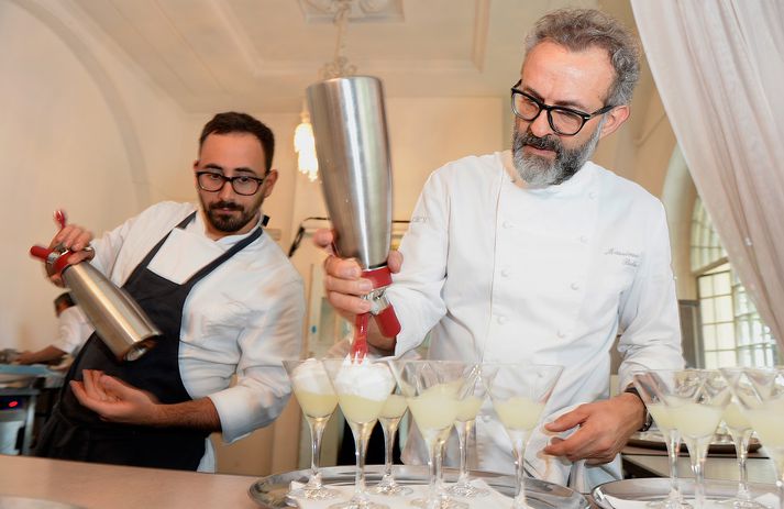 Massimo Bottura er til hægri.