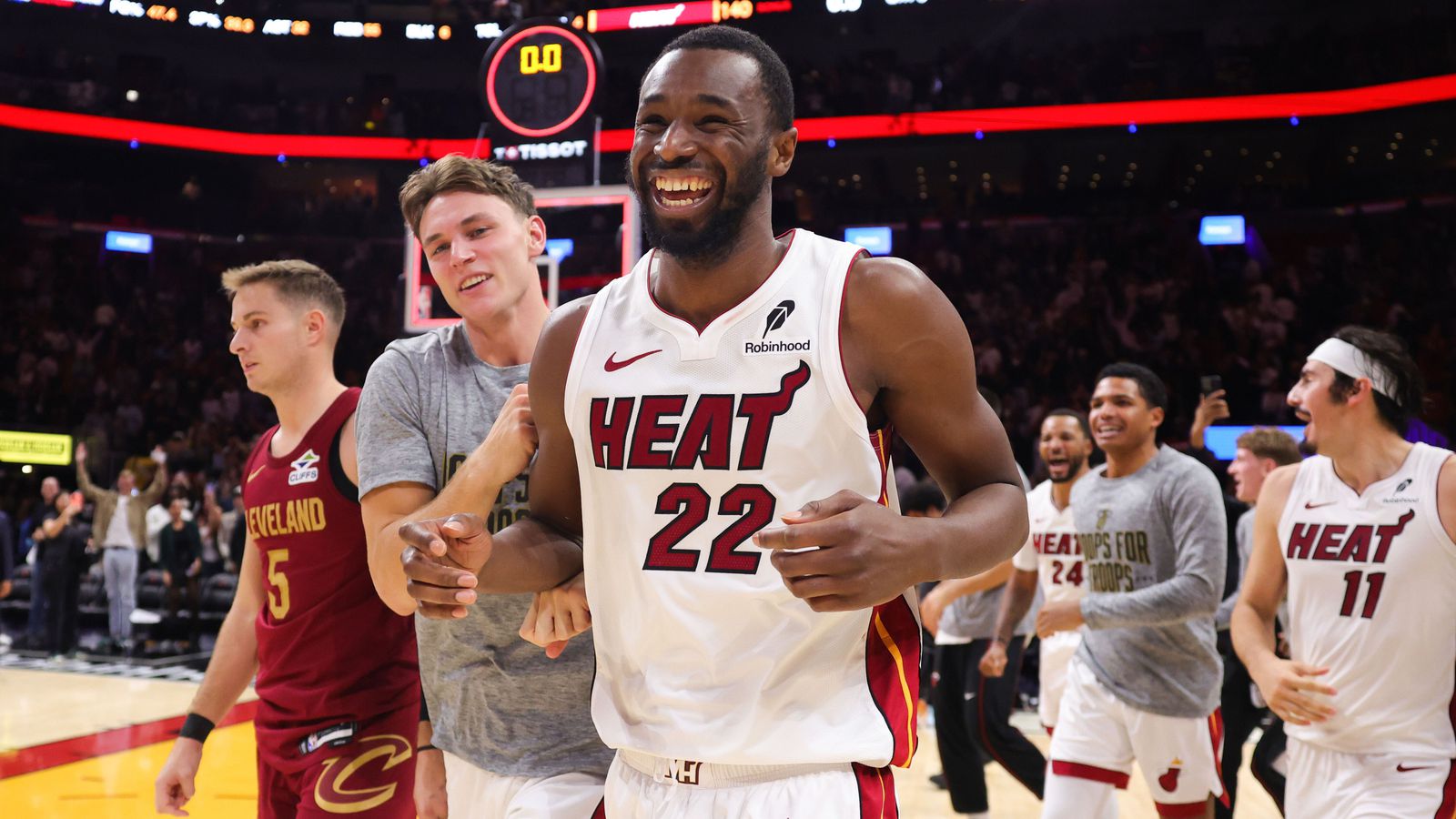 Bæði Florída-liðin unnu á flautukörfu í nótt og svona fóru þau að því