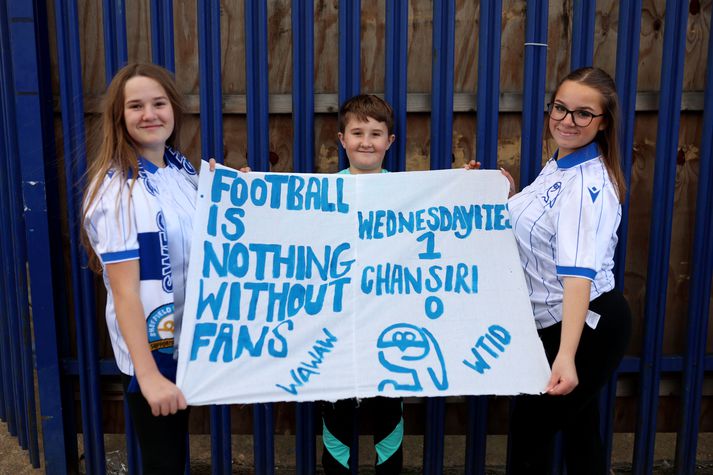 Stuðningsmenn Sheffield Wednesday hafa komið mjög sterkir inn á síðustu dögum í miklum fjárhagsvandræðum félagsins.