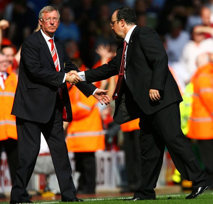 Sir Alex Ferguson og Rafael Benitez þakka fyrir leikinn eftir 4-1 sigur Liverpool á dögunum.