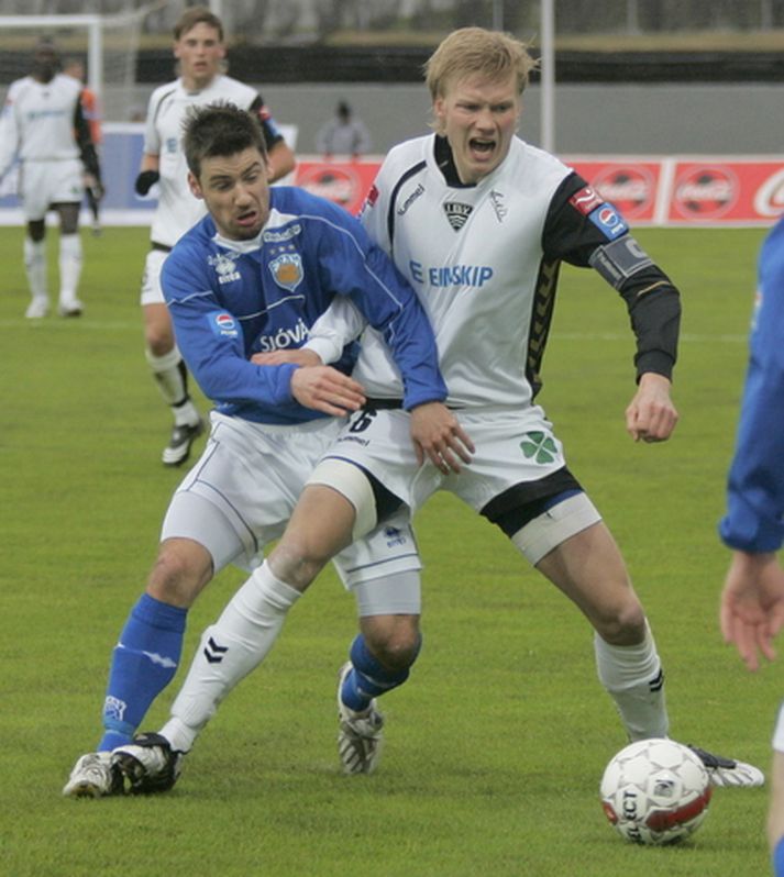 Andri Ólafsson í leik með ÍBV gegn Fram í sumar.