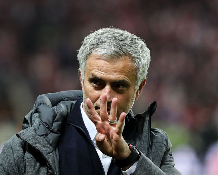 Þrír, kallinn minn. Mourinho minnir fólk á hvað hann tók marga titla á fyrsta ári með Man. Utd,