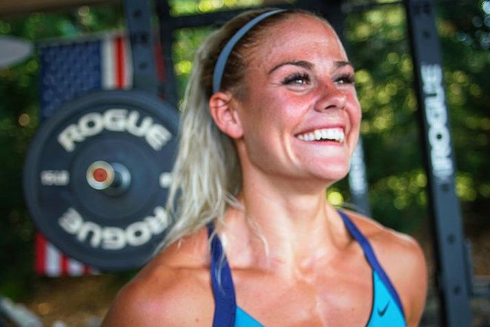 Sara Sigmundsdóttir er á uppleið á heimslistanum en hún þarf að gera mjög vel í undanúrslitamótinu í Frakklandi um næstu helgi ætli hún að komast aftur á heimsleikana.