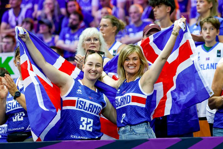 Það hefur verið mikil gleði í stúkunni í Katowice.