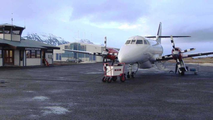 Flugvél Ernis á Alexandersflugvelli í Skagafirði.