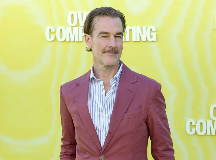 James Van Der Beek er þakklátur þrátt fyrir erfitt ár. 