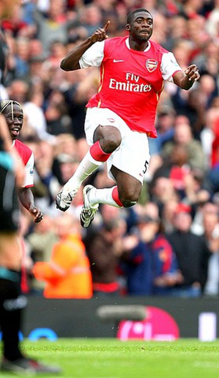 Kolo Toure í leik með Arsenal.
