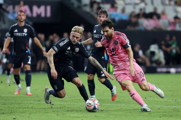 Dagur Dan í baráttunni við Lionel Messi í nótt