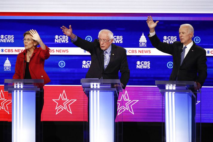 Frambjóðendurnir Warren (t.v.), Sanders (f.m.) og Biden (t.h.) kepptust um orðið í Suður-Karólínu í gærkvöldi.