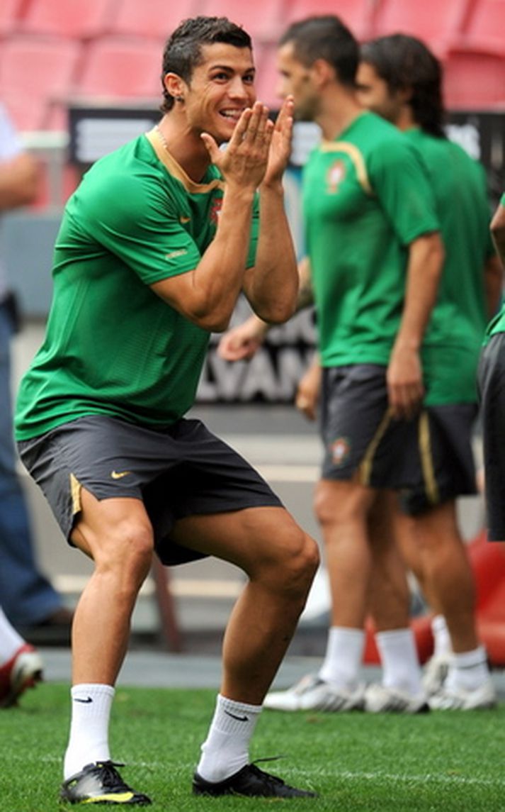 Portúgal á ekki möguleika á að komast á HM í kvöld en þurfa að vinna Möltu án Cristiano Ronaldo til að komast í umspilið. Ronaldo er meiddur.