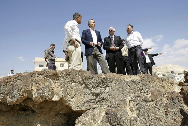 Blair í Jeríkó Segir óhætt að fyllast bjartsýni, þrátt fyrir andstöðu Ísraelsstjórnar við kröfur Palestínumanna. fréttablaðið/AP
