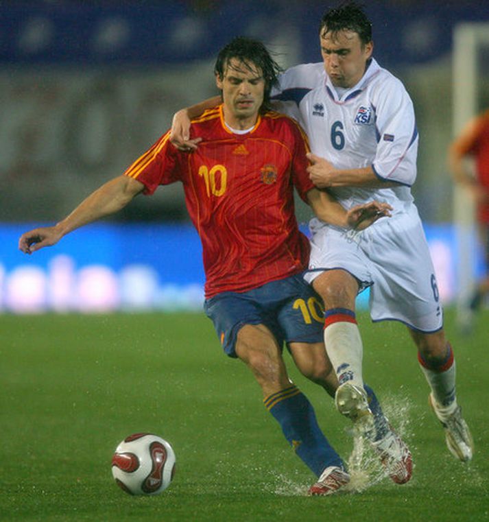 Morientes í leik með spænska landsliðinu gegn Íslandi.