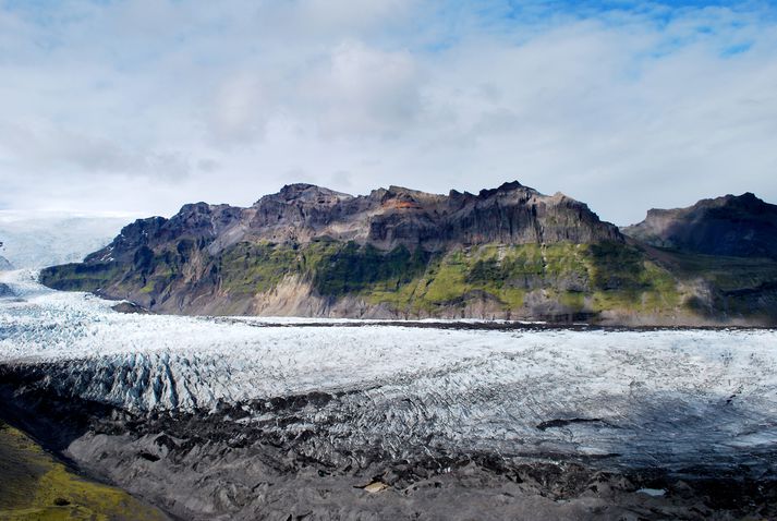 Kvíá kemur undan Kvíárjökli í suðausturhluta Öræfajökuls.