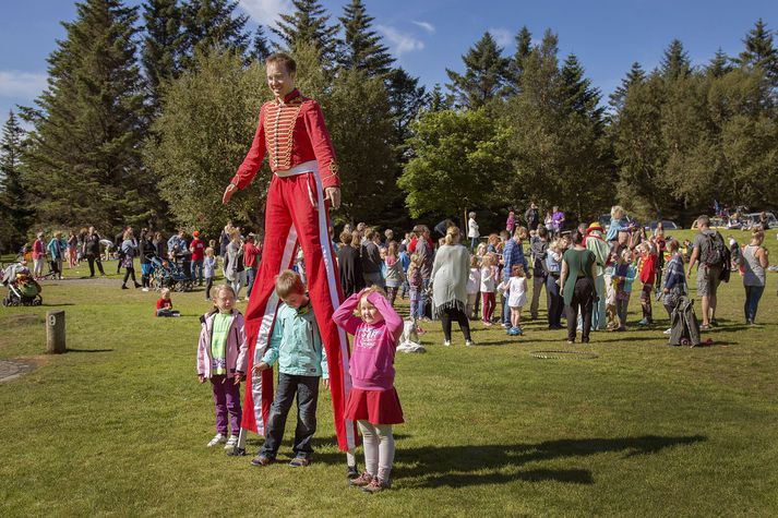 Brugðið á leik á Klambratúni í gær.