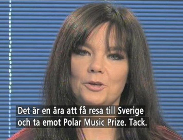 "Það er heiður að fá að koma til Svíþjóðar og taka á móti Polar-tónlistarverðlaununum. Takk,“ segir Björk meðal annars í myndbandinu.