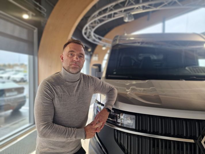 Benedikt Emilsson, verkefnastjóri fyrirtækjalausna hjá BL segir mörg fyrirtæki hafa rafvætt bílaflotann. Fagmönnum er boðið í morgunkaffi í dag á Sævarhöfða þar sem verða tilboð á völdum atvinnubílum.