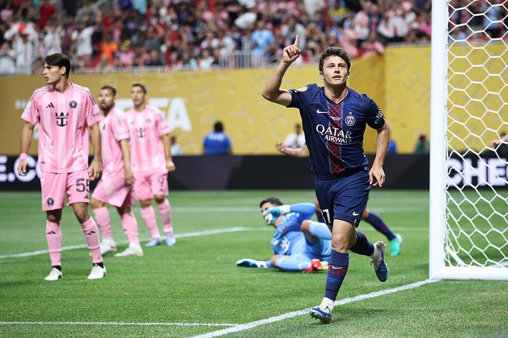 Joao Neves skoraði fyrstu tvö mörk PSG í dag