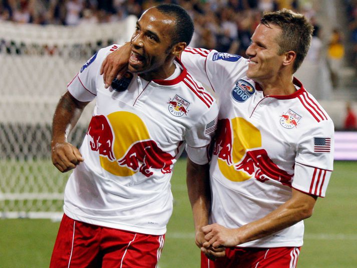 Thierry Henry fagnar marki sínu í nótt.