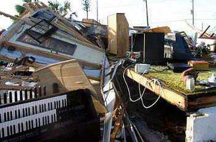 Mörg heimili voru jöfnuð við jörðu.