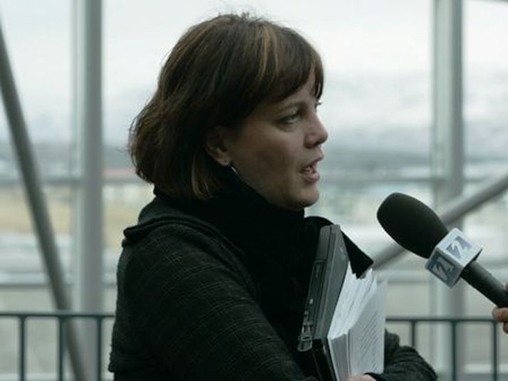 Svandís Svavarsdóttir ráðherra kom í ráðuneytið áður en rafmagnið komst á að nýju.