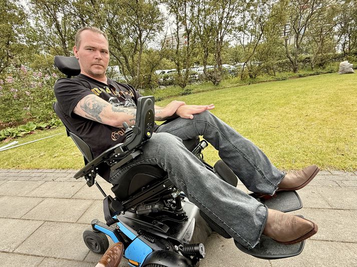 Patrik Ingi Heiðarsson segir líf sitt vera í biðstöðu en hann hefur verið á Grensásdeild Landspítalans í tæpt ár.