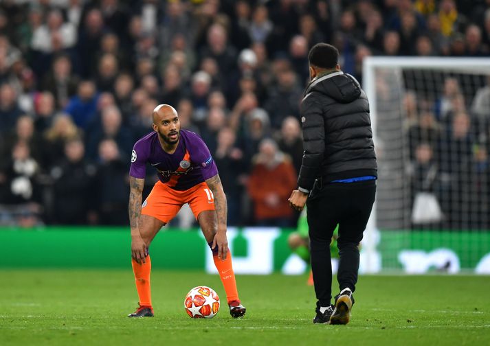 Fabian Delph í kröppum dansi á síðustu leiktíð.