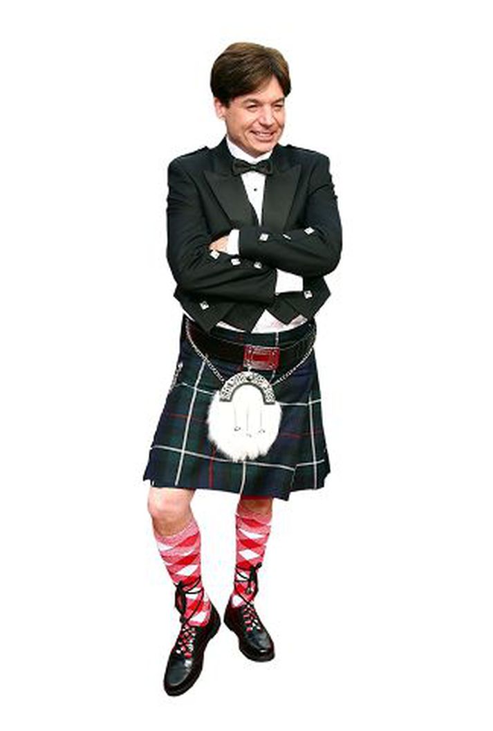 Mike Myers er byrjaður að skrifa handrit að fjórðu myndinni um þennan tannljóta einkaspæjara.