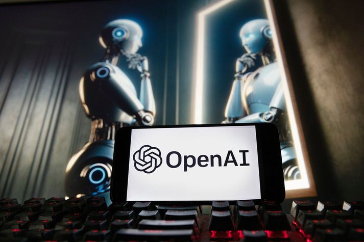 OpenAI fer væntanlega á markað seinna á þessu ári og virðast forsvarsmenn fyrirtækisins vera að taka til í rekstrinum.