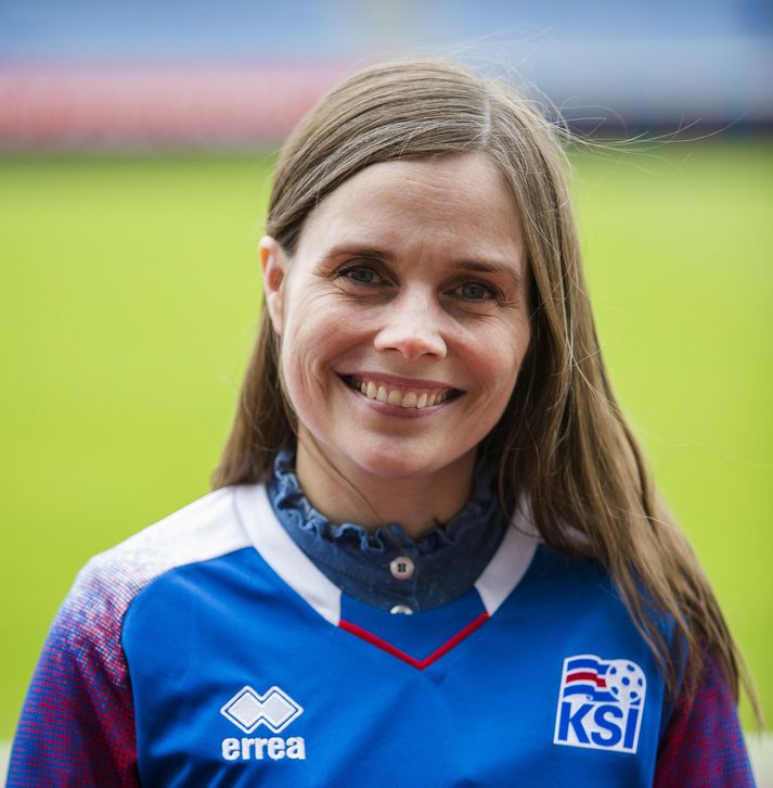 Katrín Jakobsdóttir, forsætisráðherra, skrifar undir kveðjuna.