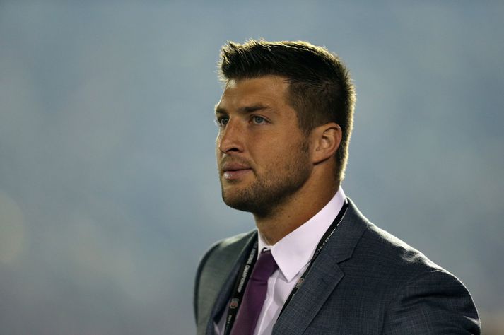 Tebow á leiknum í nótt.